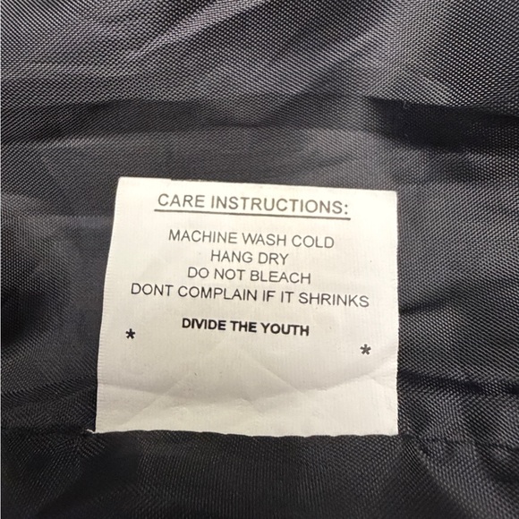 Divide The Youth black zip-up jacket - size L - Picture 9 of 9